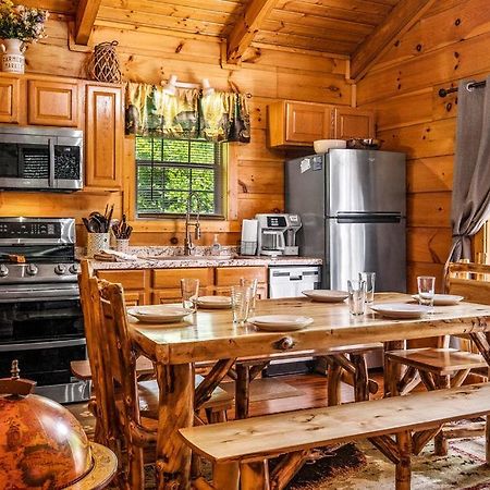 Cozy Cabin W/Hot Tub & Wifi In Gatlinburg Villa Dış mekan fotoğraf