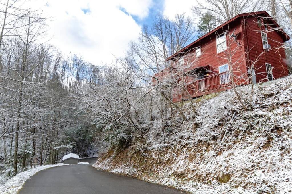 Cozy Cabin W/Hot Tub & Wifi In Gatlinburg Villa Dış mekan fotoğraf