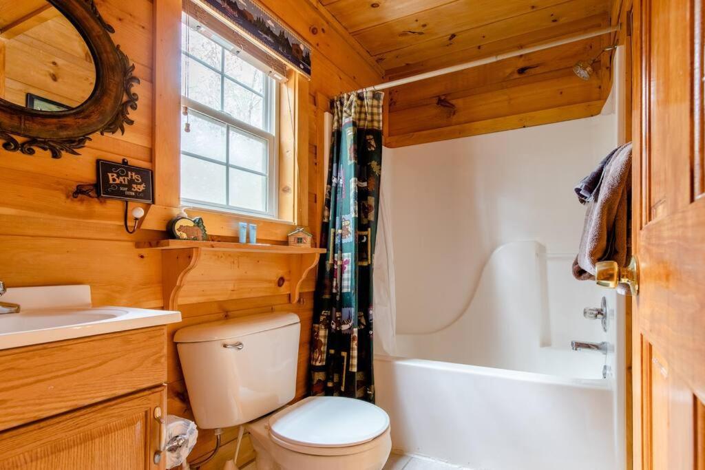 Cozy Cabin W/Hot Tub & Wifi In Gatlinburg Villa Dış mekan fotoğraf