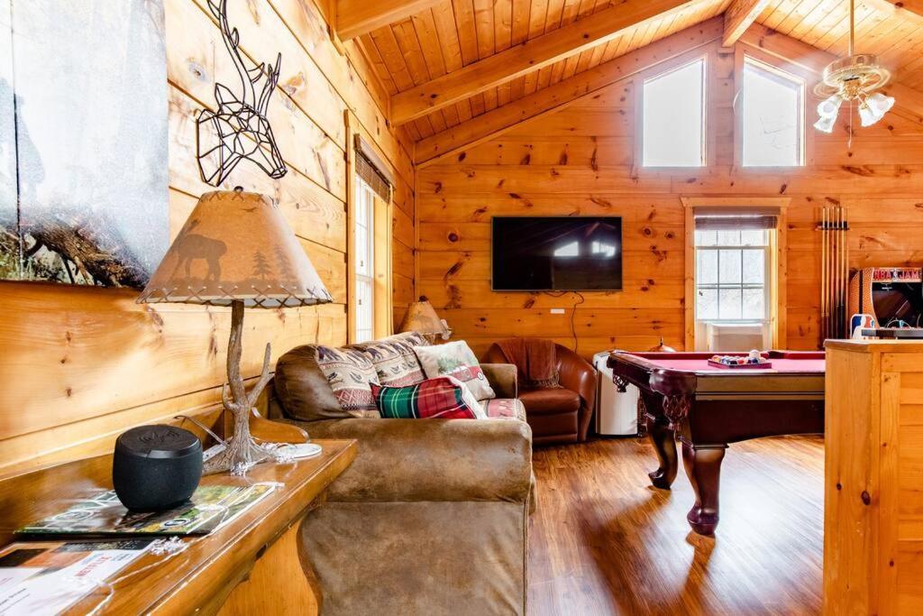 Cozy Cabin W/Hot Tub & Wifi In Gatlinburg Villa Dış mekan fotoğraf