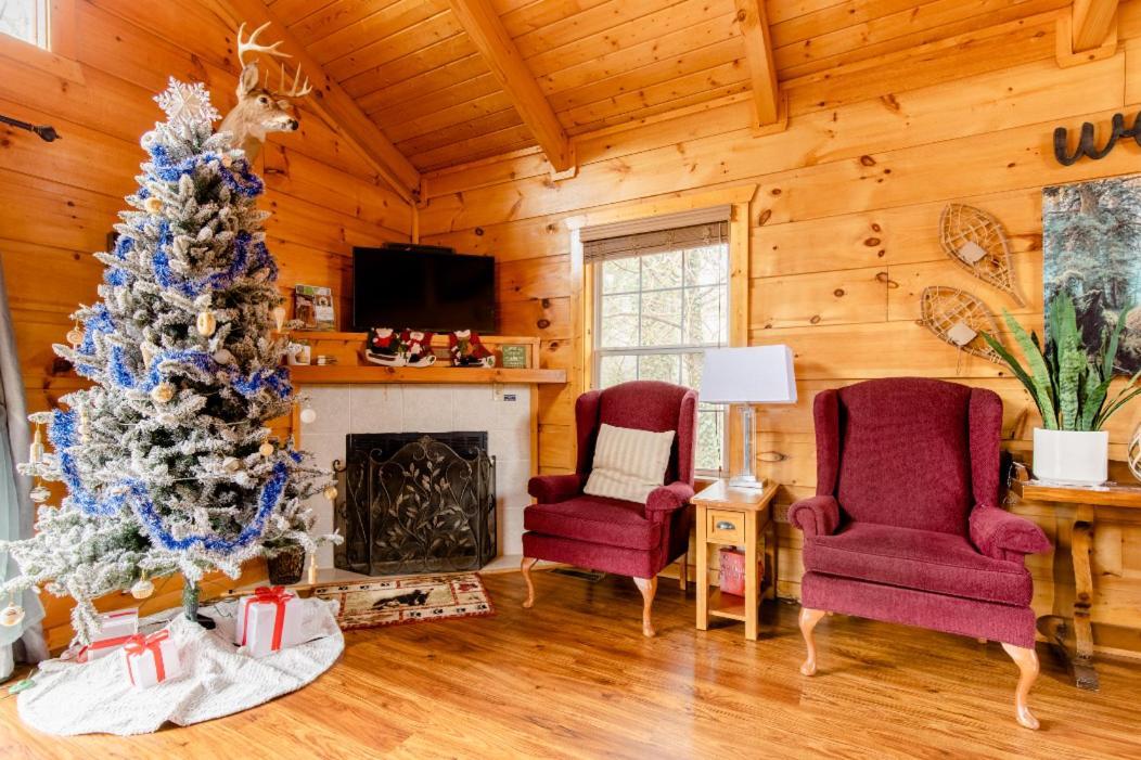 Cozy Cabin W/Hot Tub & Wifi In Gatlinburg Villa Dış mekan fotoğraf